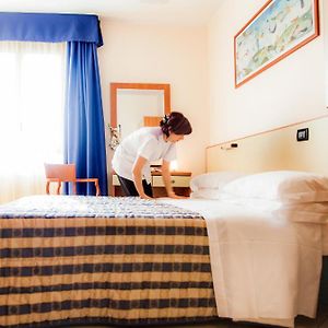 Camera economy con letto king size